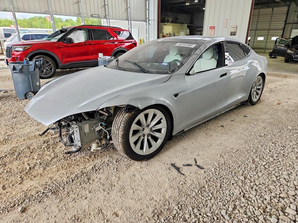 Продажа на аукционе авто 2015 Tesla Model S, vin: 5YJSA1E25HF212217, номер лота: 65202566