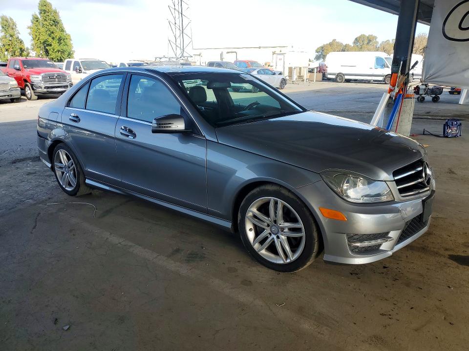 Продаж на аукціоні авто 2014 Mercedes-benz C, vin: WDDGF8AB7EA943540, номер лоту: 64477126