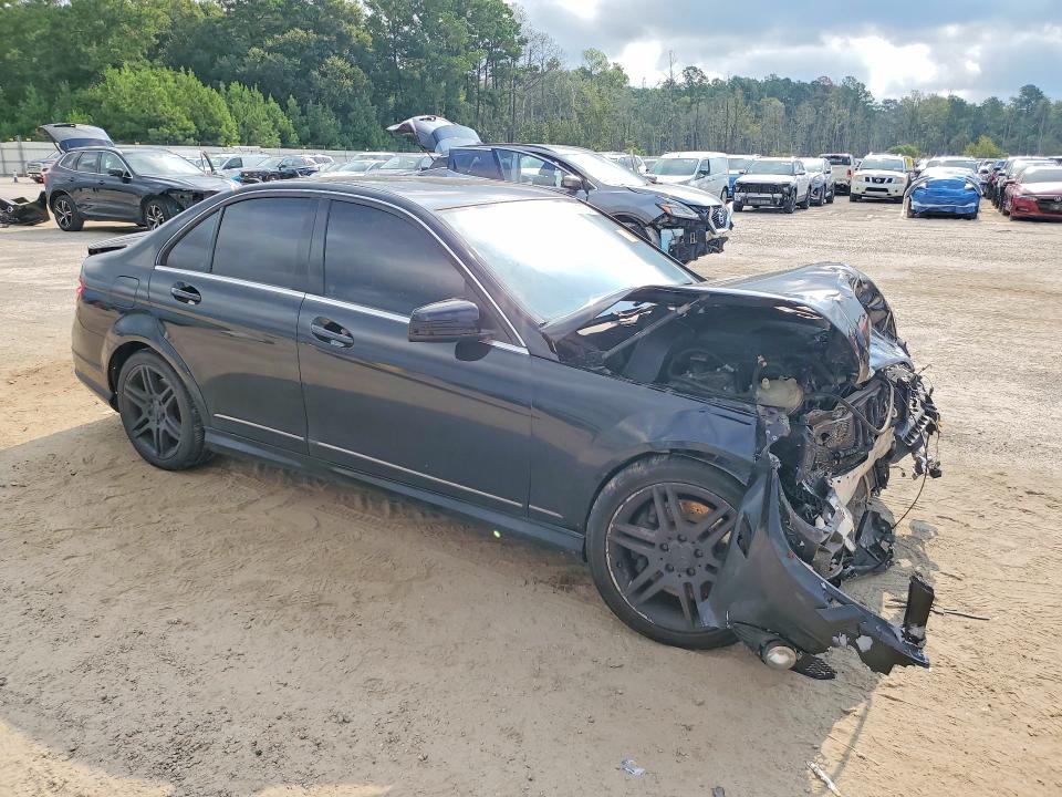 66637736 :رقم المزاد ، WDDGF5GB0AR112673 vin ، 2010 Mercedes-benz C مزاد بيع