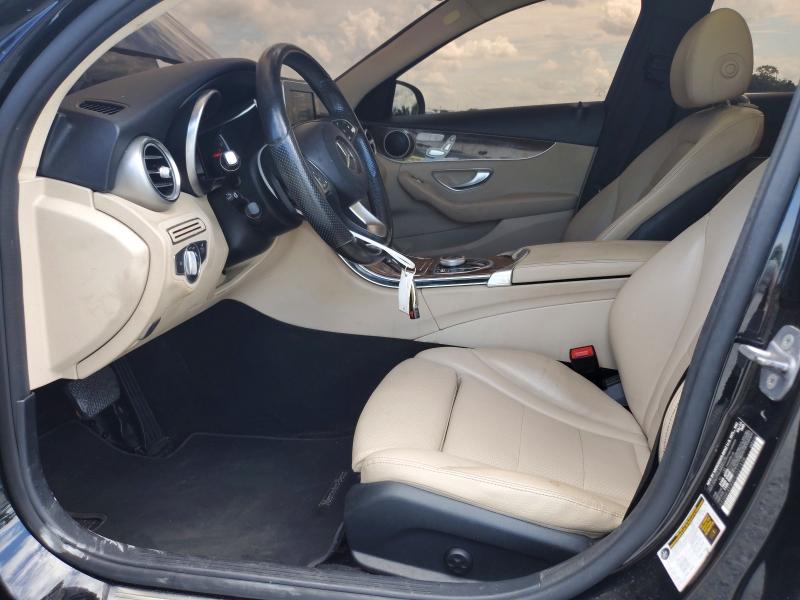 65801326 :رقم المزاد ، 55SWF4KB9HU221428 vin ، 2017 Mercedes-benz C مزاد بيع