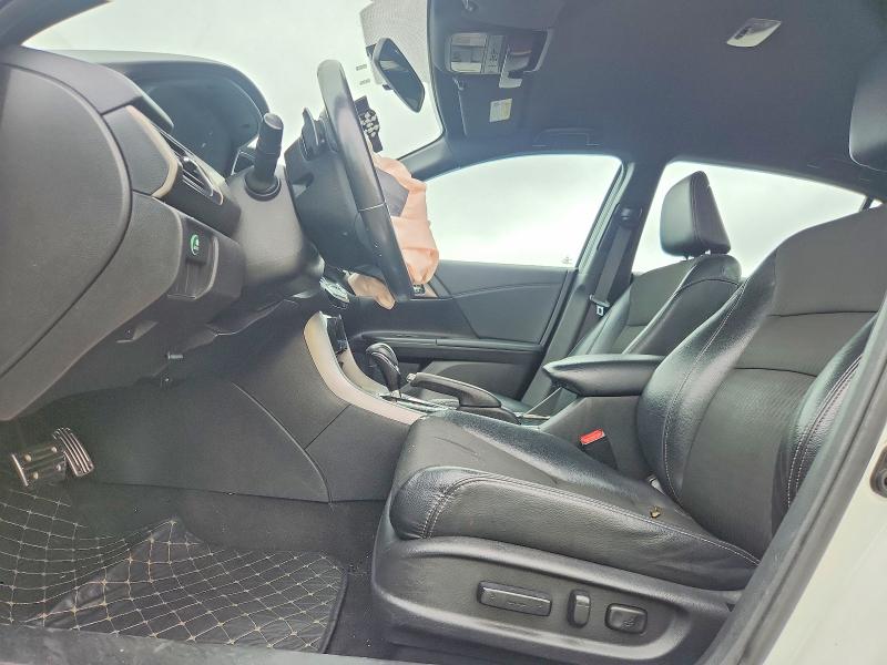 Продажа на аукционе авто 2017 Honda Accord, vin: 1HGCR2F5XHA285606, номер лота: 63508046
