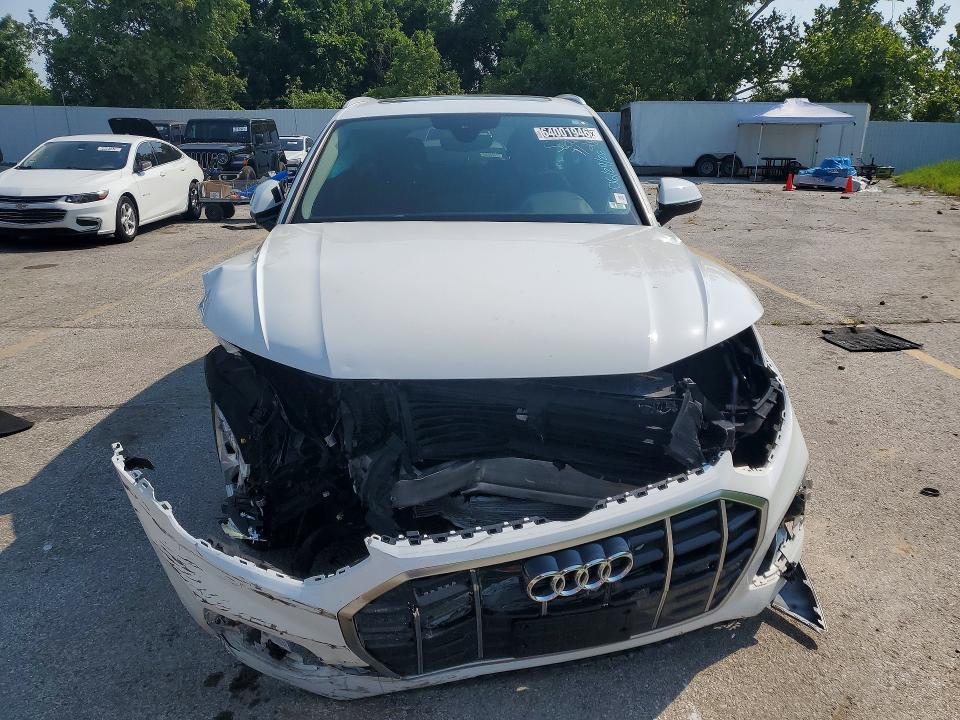 64001946 :رقم المزاد ، WA1BAAFY8M2105785 vin ، 2021 Audi Q5 مزاد بيع