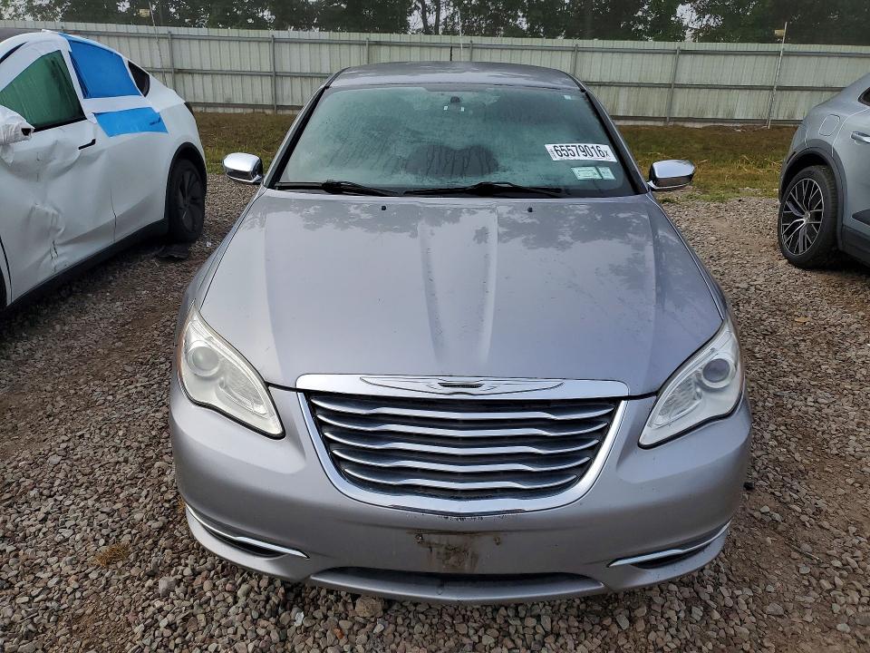 65579016 :رقم المزاد ، 1C3CCBCG2DN612545 vin ، 2013 Chrysler 200 مزاد بيع