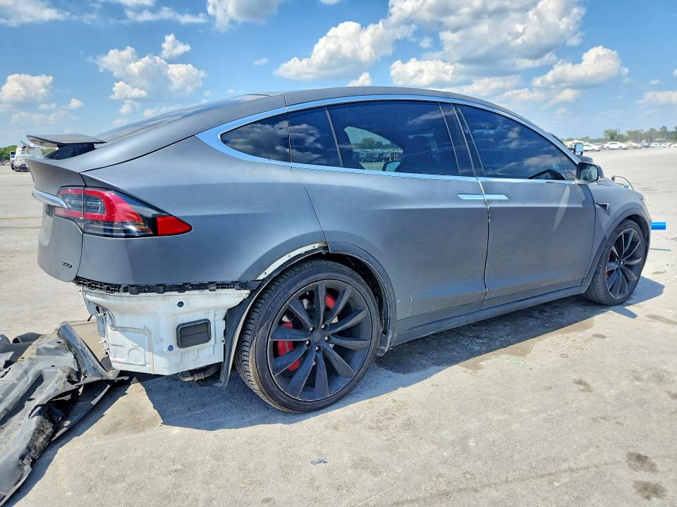 66407356 :رقم المزاد ، 5YJXCBE24HF044673 vin ، 2017 Tesla Model X مزاد بيع