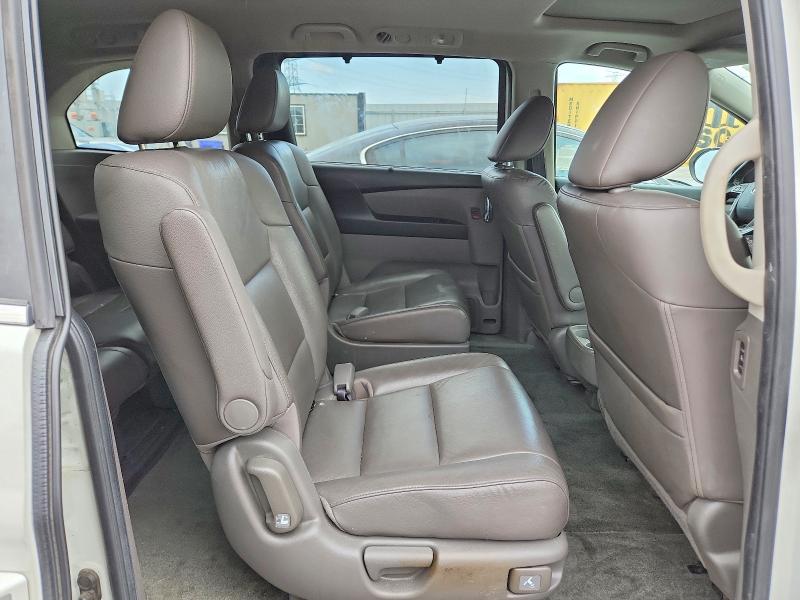 64084446 :رقم المزاد ، 5FNRL5H61FB024113 vin ، 2015 Honda Odyssey مزاد بيع