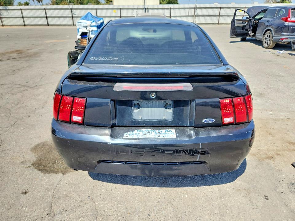 64511696 :رقم المزاد ، 1FAFP4049XF160911 vin ، 1999 Ford Mustang مزاد بيع