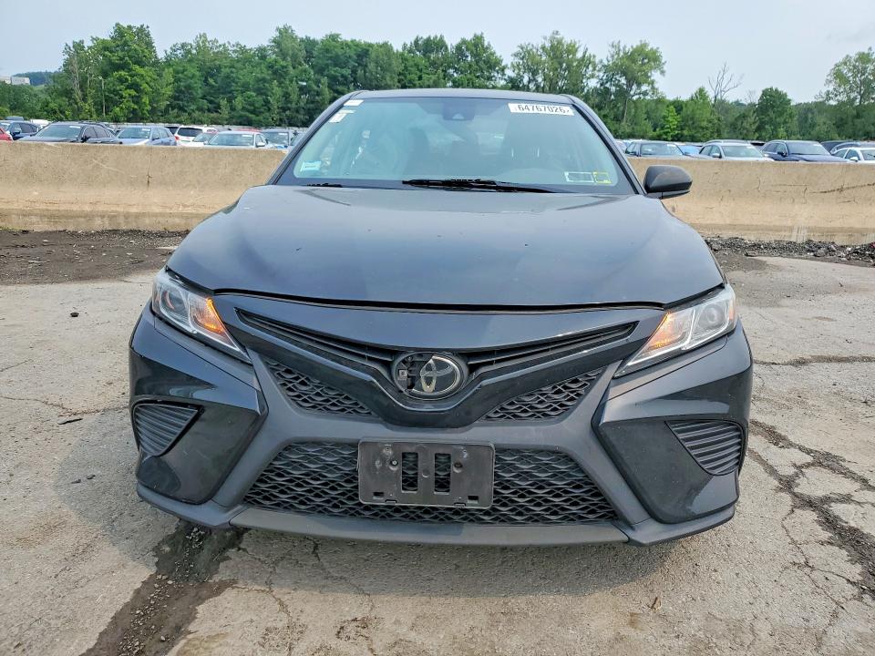Продаж на аукціоні авто 2018 Toyota Camry, vin: 4T1B11HK4JU536246, номер лоту: 64767026