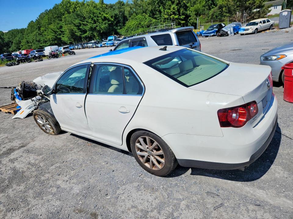 63090196 :رقم المزاد ، 3VWRZ7AJ0AM033654 vin ، 2010 Volkswagen Jetta مزاد بيع