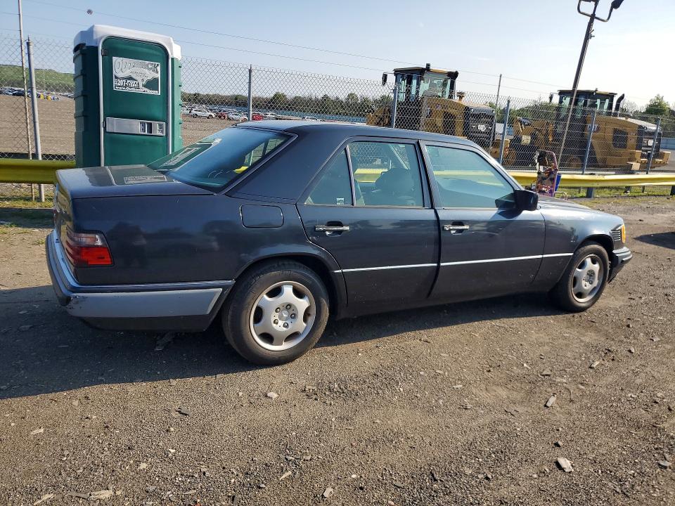 1995 Mercedes-benz E მანქანა იყიდება აუქციონზე, vin: WDBEB31E0SC240130, აუქციონის ნომერი: 64382396