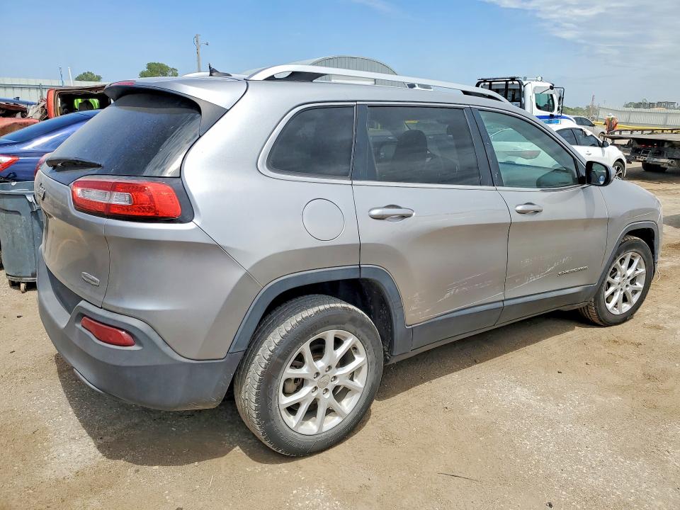 64759986 :رقم المزاد ، 1C4PJLCB7FW616438 vin ، 2015 Jeep Cheeroke مزاد بيع