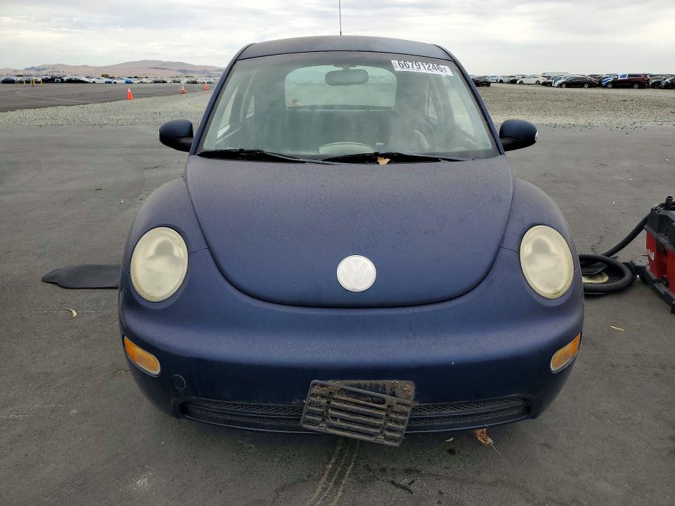 66791246 :رقم المزاد ، 3VWBK21C83M436343 vin ، 2003 Volkswagen New Beetle مزاد بيع