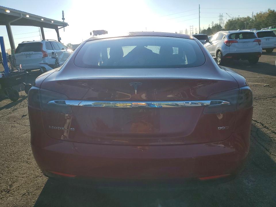 63563626 :رقم المزاد ، 5YJSA1E21GF175598 vin ، 2016 Tesla Model S مزاد بيع