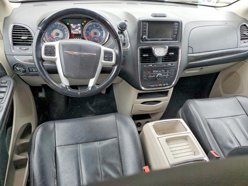 2015 Chrysler Town & Country მანქანა იყიდება აუქციონზე, vin: 2C4RC1BGXFR662018, აუქციონის ნომერი: 66481376