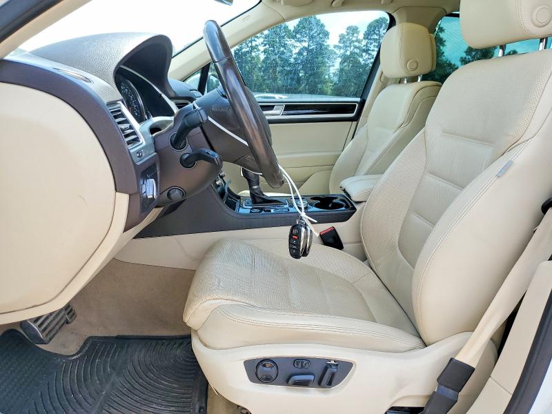 Продаж на аукціоні авто 2017 Volkswagen Touareg, vin: WVGGF7BP6HD005915, номер лоту: 63697076