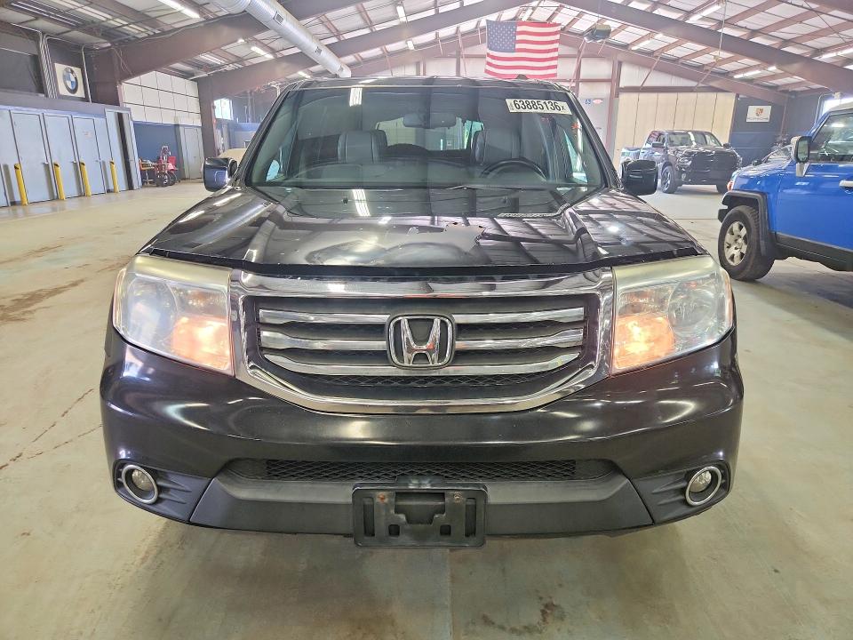 63885136 :رقم المزاد ، 5FNYF4H50FB030263 vin ، 2015 Honda Pilot مزاد بيع