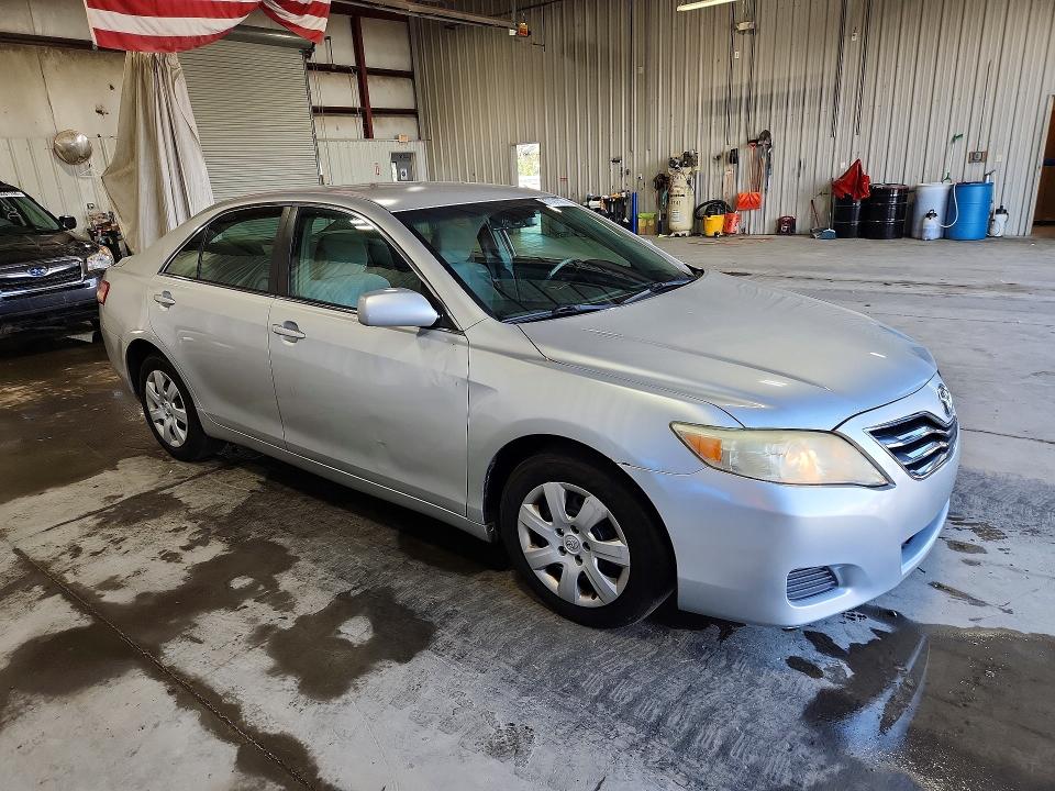 67091586 :رقم المزاد ، 4T1BF3EK8BU134071 vin ، 2011 Toyota Camry مزاد بيع