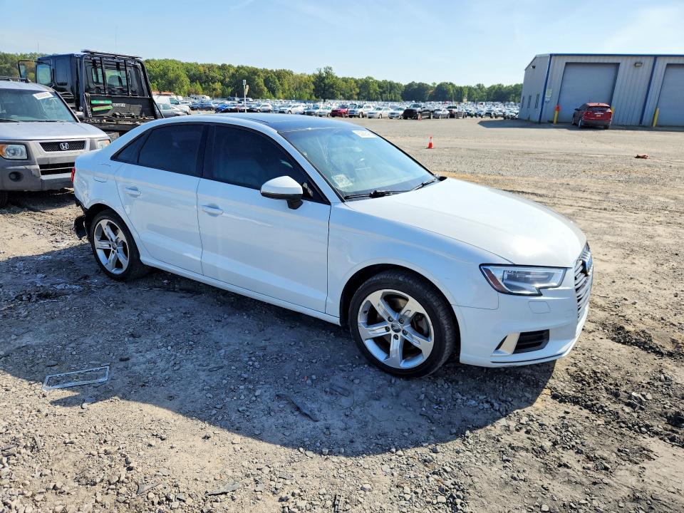 65362546 :رقم المزاد ، WAUB8GFF5H1033293 vin ، 2017 Audi A3 مزاد بيع