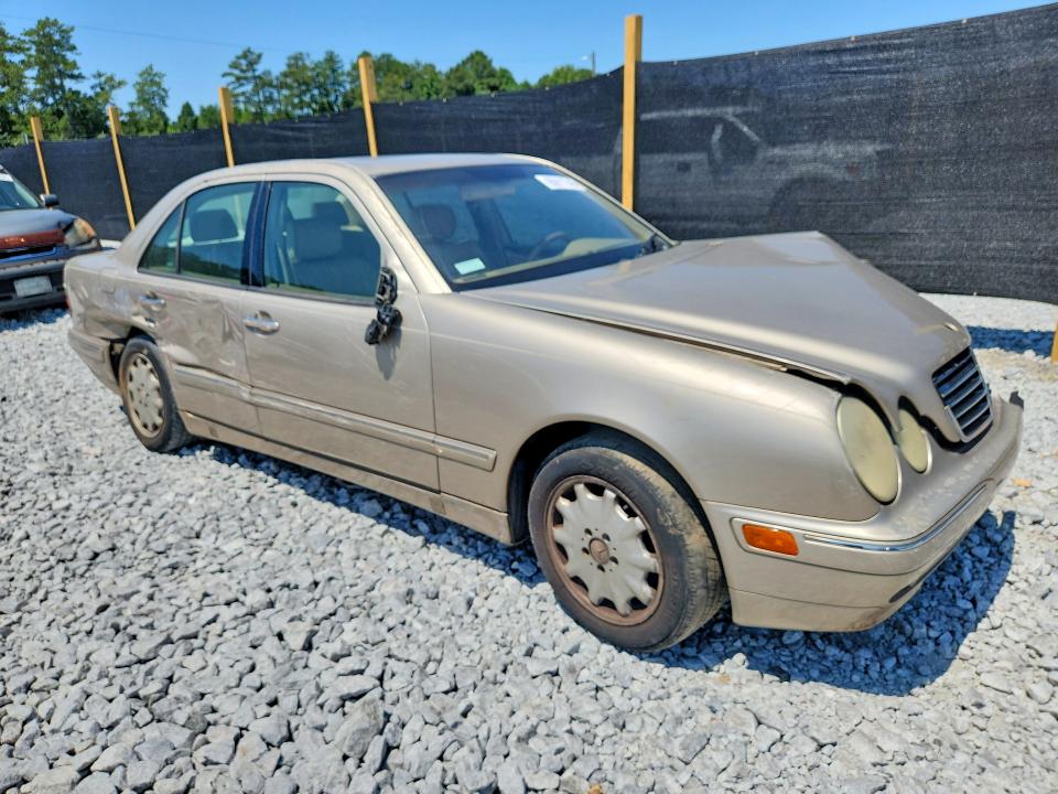 65911746 :رقم المزاد ، WDBJF65J81B244409 vin ، 2001 Mercedes-benz E مزاد بيع