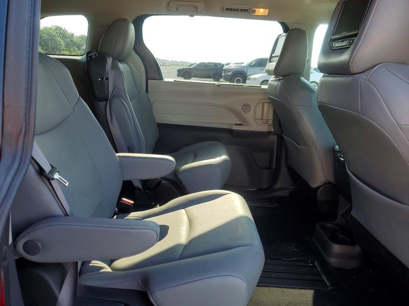 63671116 :رقم المزاد ، 5TDYRKEC5NS077782 vin ، 2022 Toyota Sienna مزاد بيع