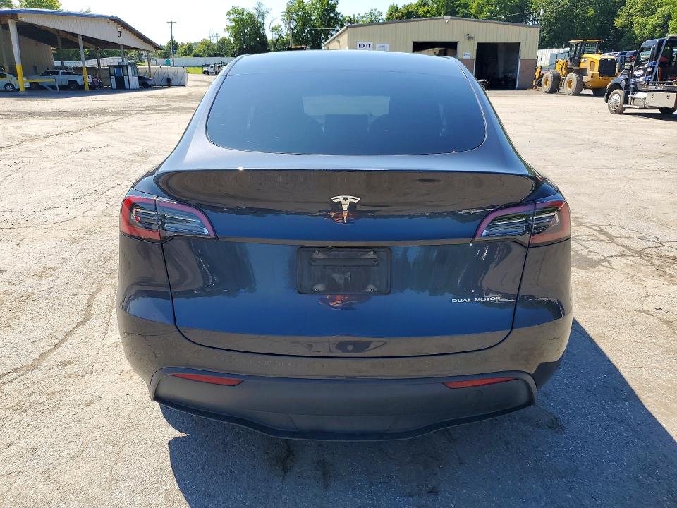 2024 Tesla Model Y მანქანა იყიდება აუქციონზე, vin: 7SAYGDEE7RA313670, აუქციონის ნომერი: 65889946