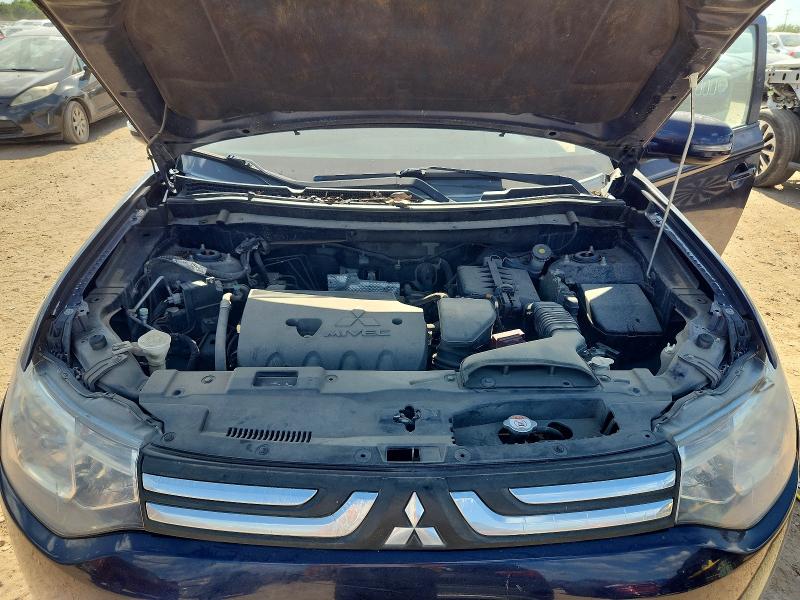 Продажа на аукционе авто 2014 Mitsubishi Outlander, vin: JA4AZ3A34EZ015358, номер лота: 64606996