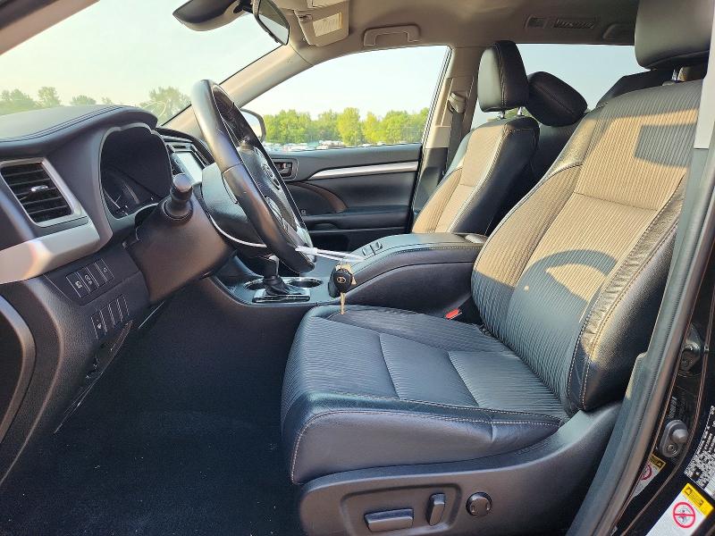 Продажа на аукционе авто 2019 Toyota Highlander, vin: 5TDBZRFH4KS993275, номер лота: 63781216