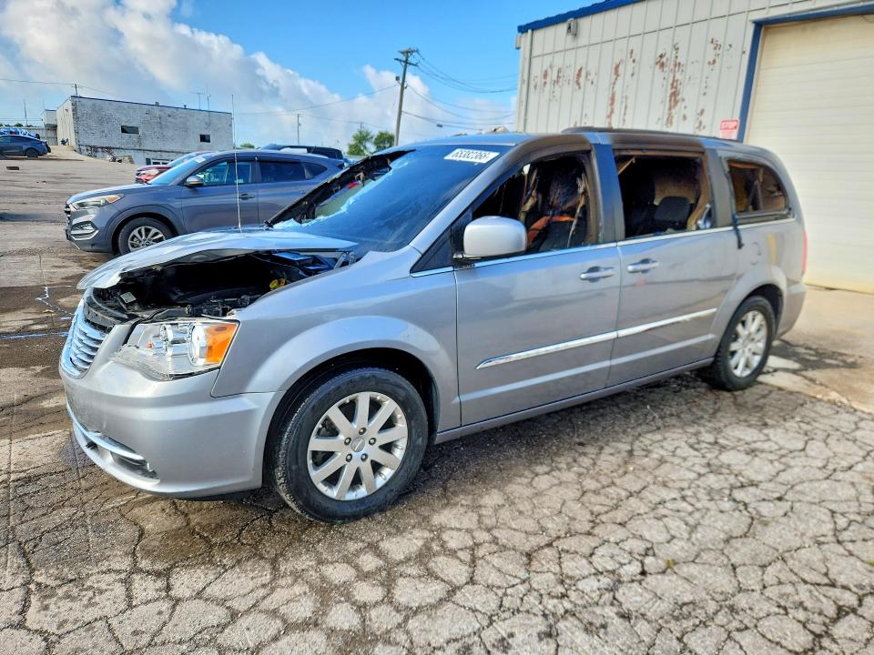 65382366 :رقم المزاد ، 2C4RC1BG1FR695683 vin ، 2015 Chrysler Town & Country مزاد بيع
