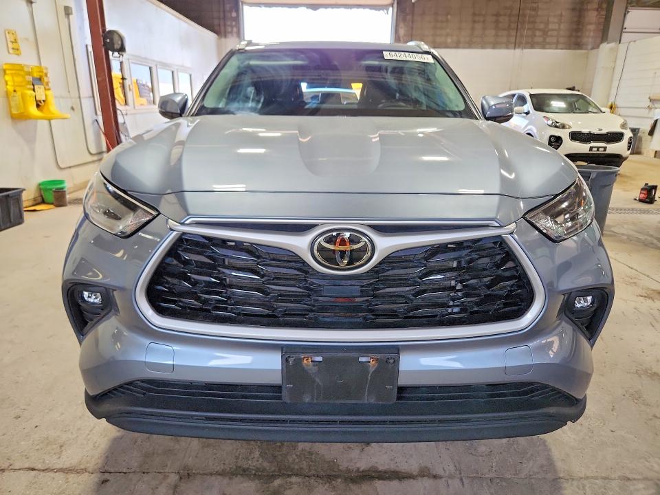Aukcja sprzedaży 2022 Toyota Highlander, vin: 5TDGZRBH3NS244824, numer aukcji: 64244056