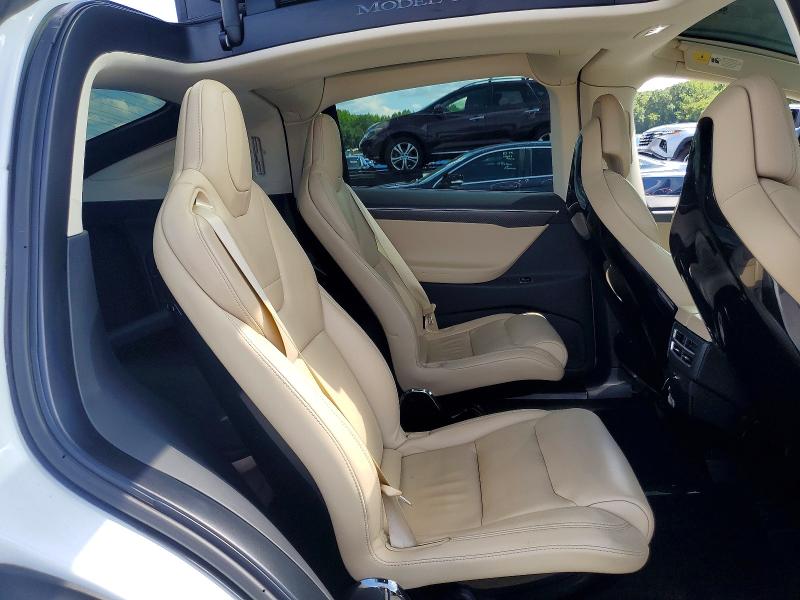 65985766 :رقم المزاد ، 5YJXCBE21GF016554 vin ، 2016 Tesla Model X مزاد بيع