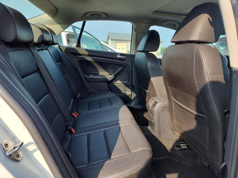 64830686 :رقم المزاد ، 3VWRZ7AJ4AM051798 vin ، 2010 Volkswagen Jetta مزاد بيع