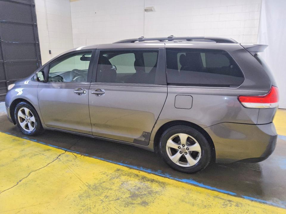Продаж на аукціоні авто 2011 Toyota Sienna, vin: 5TDKK3DCXBS004713, номер лоту: 66831706