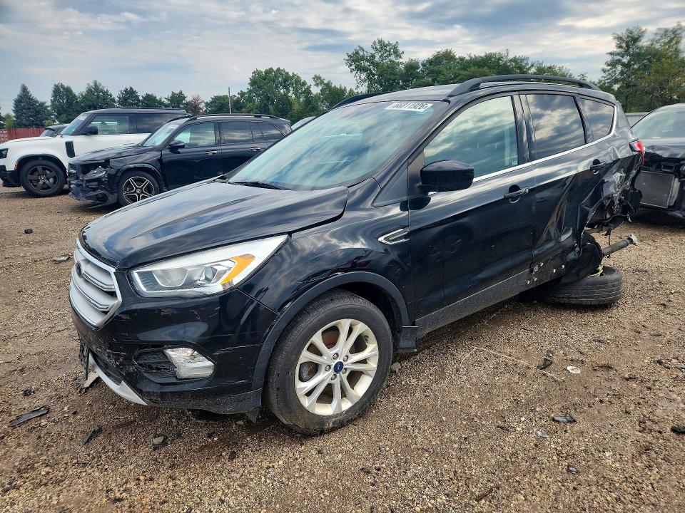 66811926 :رقم المزاد ، 1FMCU0GD2HUC22596 vin ، 2017 Ford Escape مزاد بيع