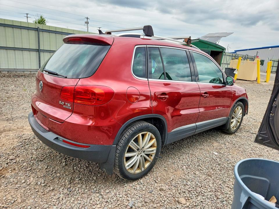 63878656 :رقم المزاد ، WVGBV7AX4FW098949 vin ، 2015 Volkswagen Tiguan مزاد بيع