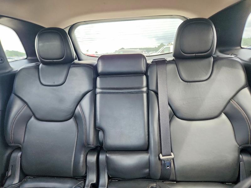 63689396 :رقم المزاد ، 1C4PJMDB5JD599180 vin ، 2018 Jeep Cherokee مزاد بيع