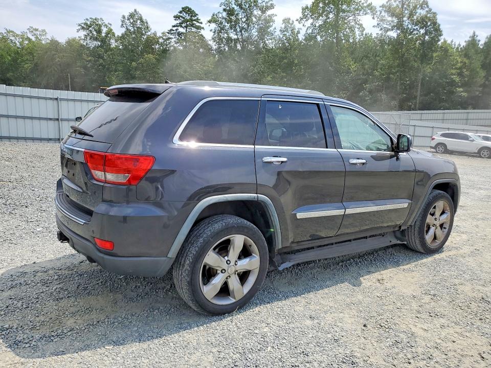 66743176 :رقم المزاد ، 1J4RR6GG3BC607556 vin ، 2011 Jeep Grand Cherokee مزاد بيع