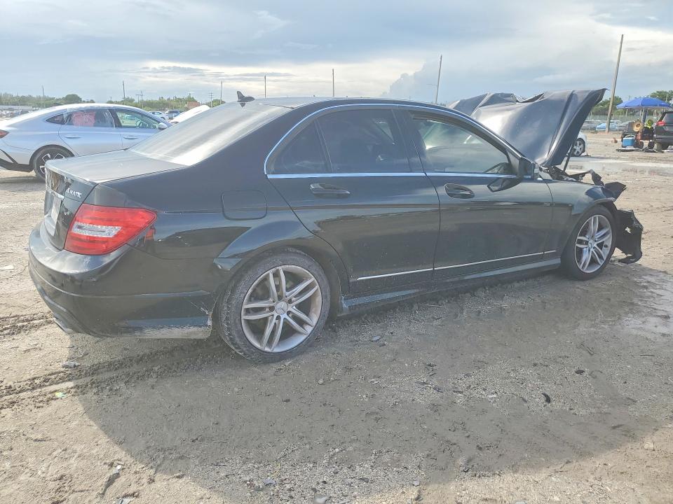 Продаж на аукціоні авто 2013 Mercedes-benz C, vin: WDDGF8AB5DR283661, номер лоту: 66724436