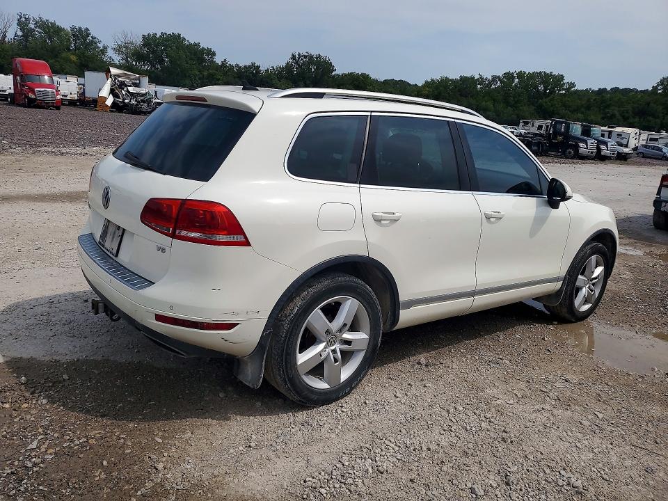Продаж на аукціоні авто 2012 Volkswagen Touareg, vin: WVGFF9BP3CD003135, номер лоту: 64853386