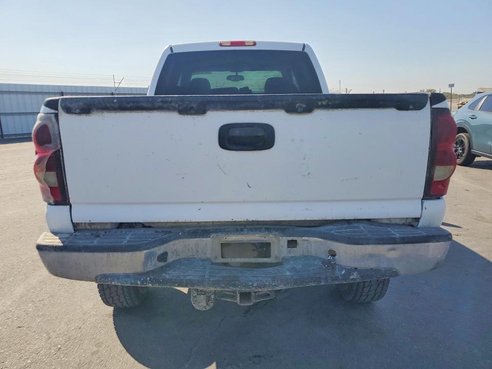 63793656 :رقم المزاد ، 1GCGK23U74F194399 vin ، 2004 Chevrolet Silverado مزاد بيع
