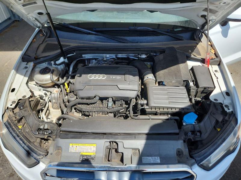 65604186 :رقم المزاد ، WAUBFGFF5F1090385 vin ، 2015 Audi A3 مزاد بيع