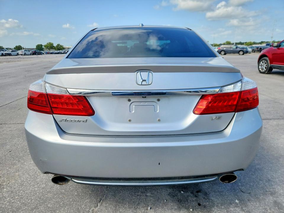 65139456 :رقم المزاد ، 1HGCR3F85FA001005 vin ، 2015 Honda Accord مزاد بيع