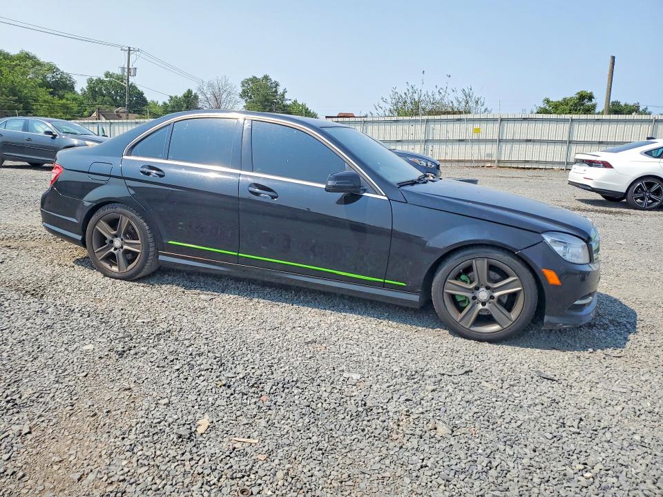 64607396 :رقم المزاد ، WDDGF8BB2BR155437 vin ، 2011 Mercedes-benz C مزاد بيع