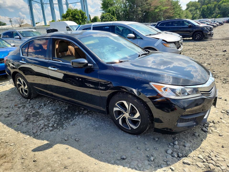 64036176 :رقم المزاد ، 1HGCR2F3XHA096422 vin ، 2017 Honda Accord مزاد بيع