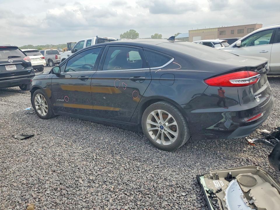 63425806 :رقم المزاد ، 3FA6P0LU4KR164753 vin ، 2019 Ford Fusion مزاد بيع