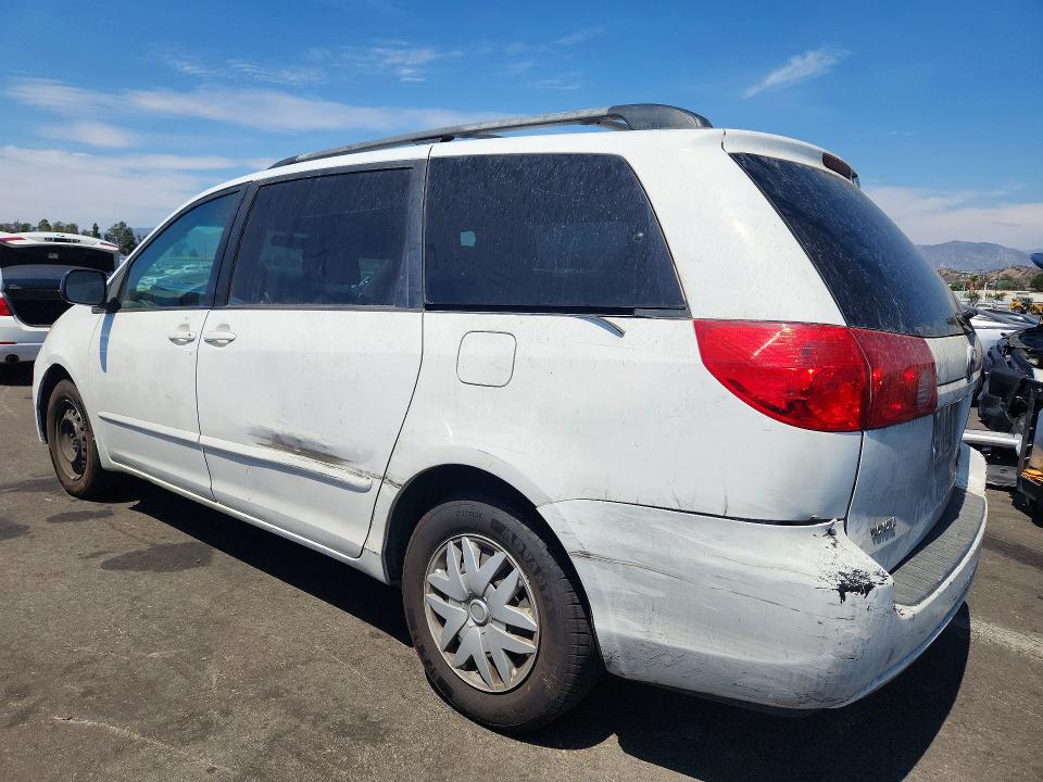 Продажа на аукционе авто 2010 Toyota Sienna, vin: 5TDKK4CC5AS290704, номер лота: 64698496
