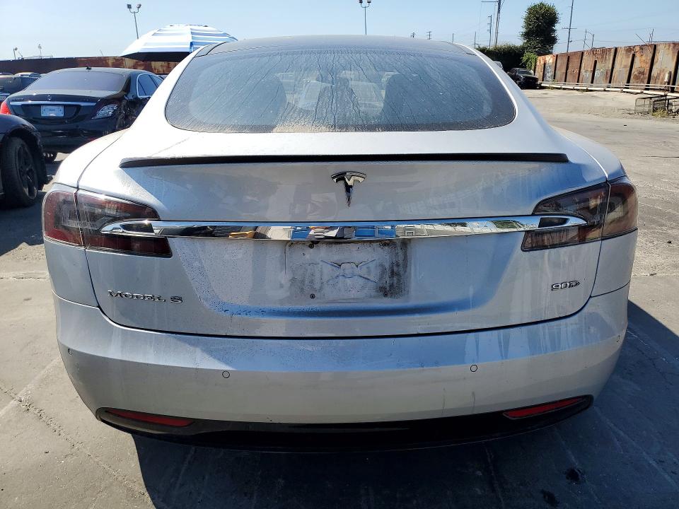 66072116 :رقم المزاد ، 5YJSA1E24GF153739 vin ، 2016 Tesla Model S مزاد بيع