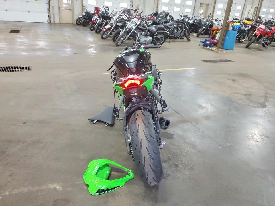 64298386 :رقم المزاد ، JKAZXCS1XGA003643 vin ، 2016 Kawasaki Zx1000 مزاد بيع
