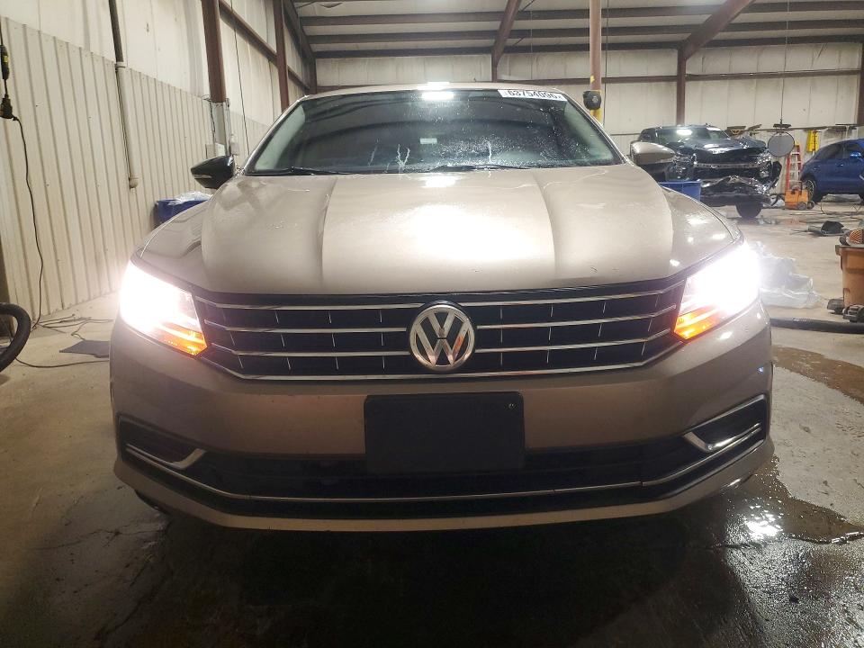 Продажа на аукционе авто 2016 Volkswagen Passat, vin: 1VWBT7A35GC007906, номер лота: 63754096