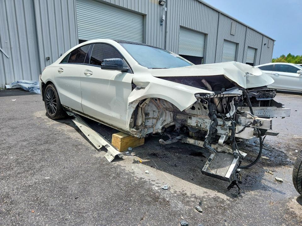 64692956 :رقم المزاد ، WDDSJ5CB5FN215438 vin ، 2015 Mercedes-benz Cla مزاد بيع