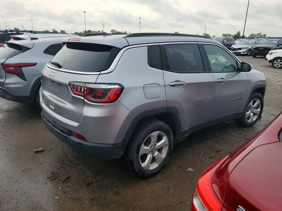 2018 Jeep Compass მანქანა იყიდება აუქციონზე, vin: 3C4NJDBB5JT483708, აუქციონის ნომერი: 64015716