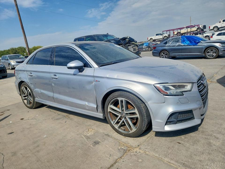 Продаж на аукціоні авто 2018 Audi A3, vin: WAUHUHFF7J1078771, номер лоту: 66700256
